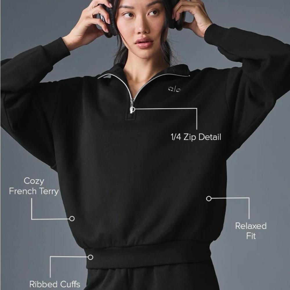 ALO Women's Black accolade Half-Zip Pullover Size Large NWT - Picture 4 of 5